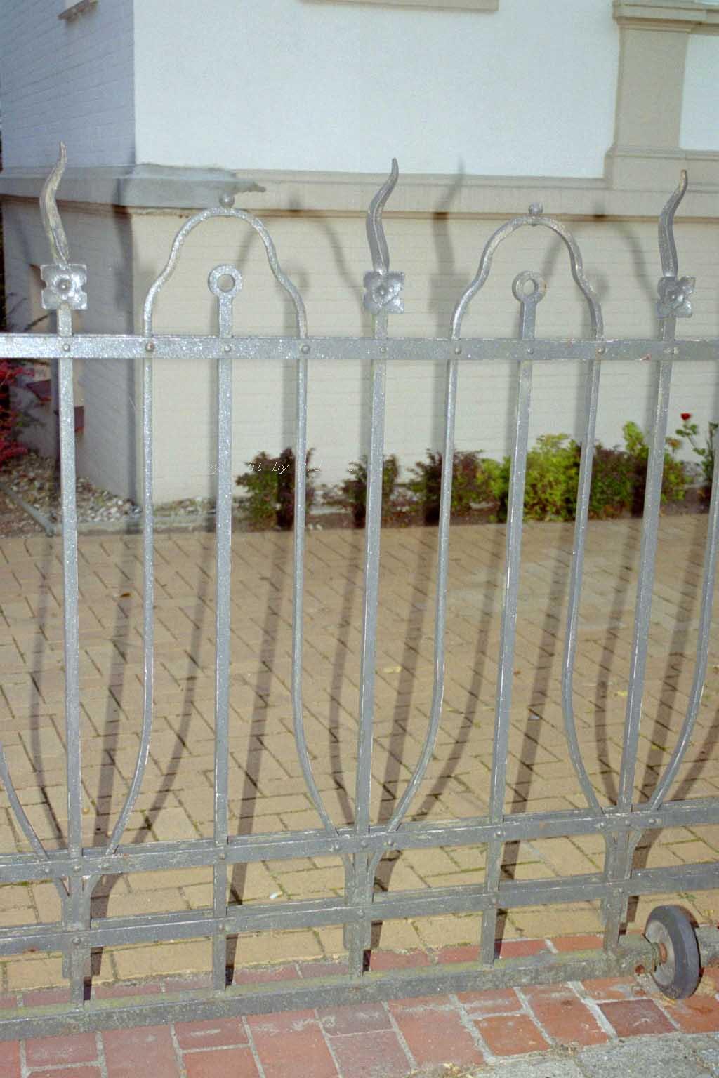 0833051